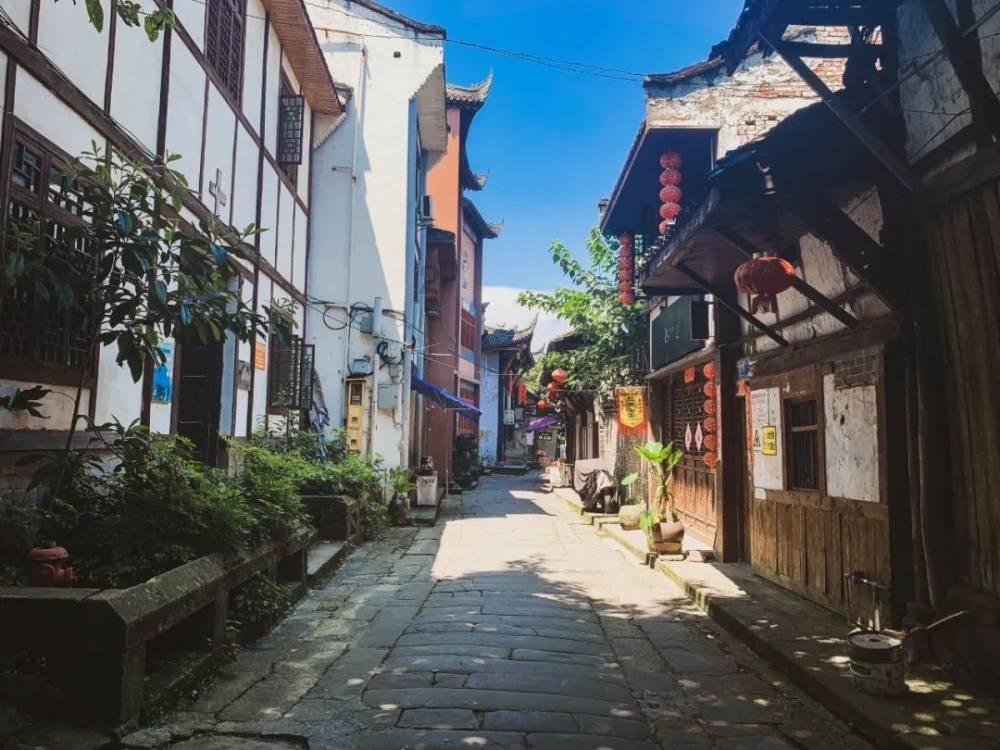逃出郊外大别墅